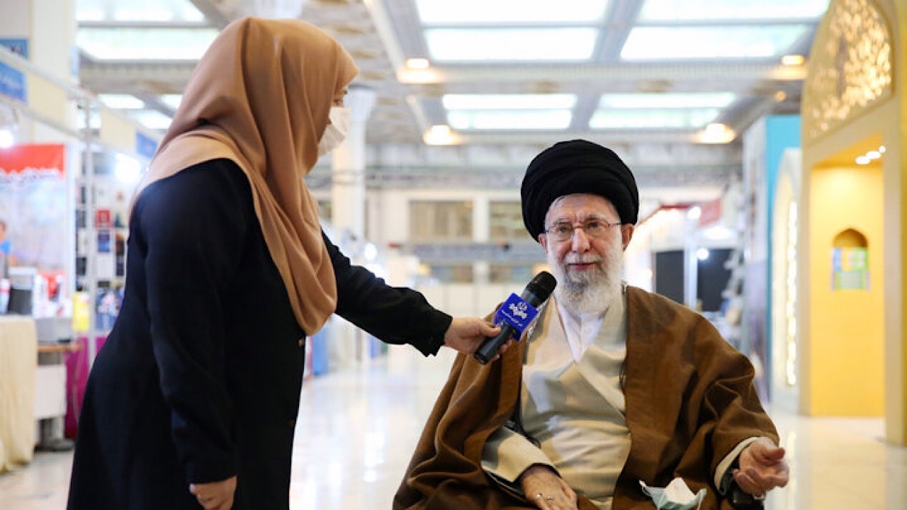 به رغم گسترش فضای مجازی، کتاب همچنان در جایگاه والای خود قرار دارد