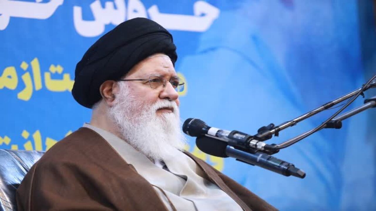 دشمن می‌خواهد فضای جامعه را برای مومنان ناامن کند