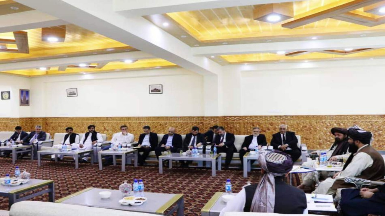 نشست مشترک والی بلخ با نمایندگان و دیپلمات های ۶ کشور خارجی