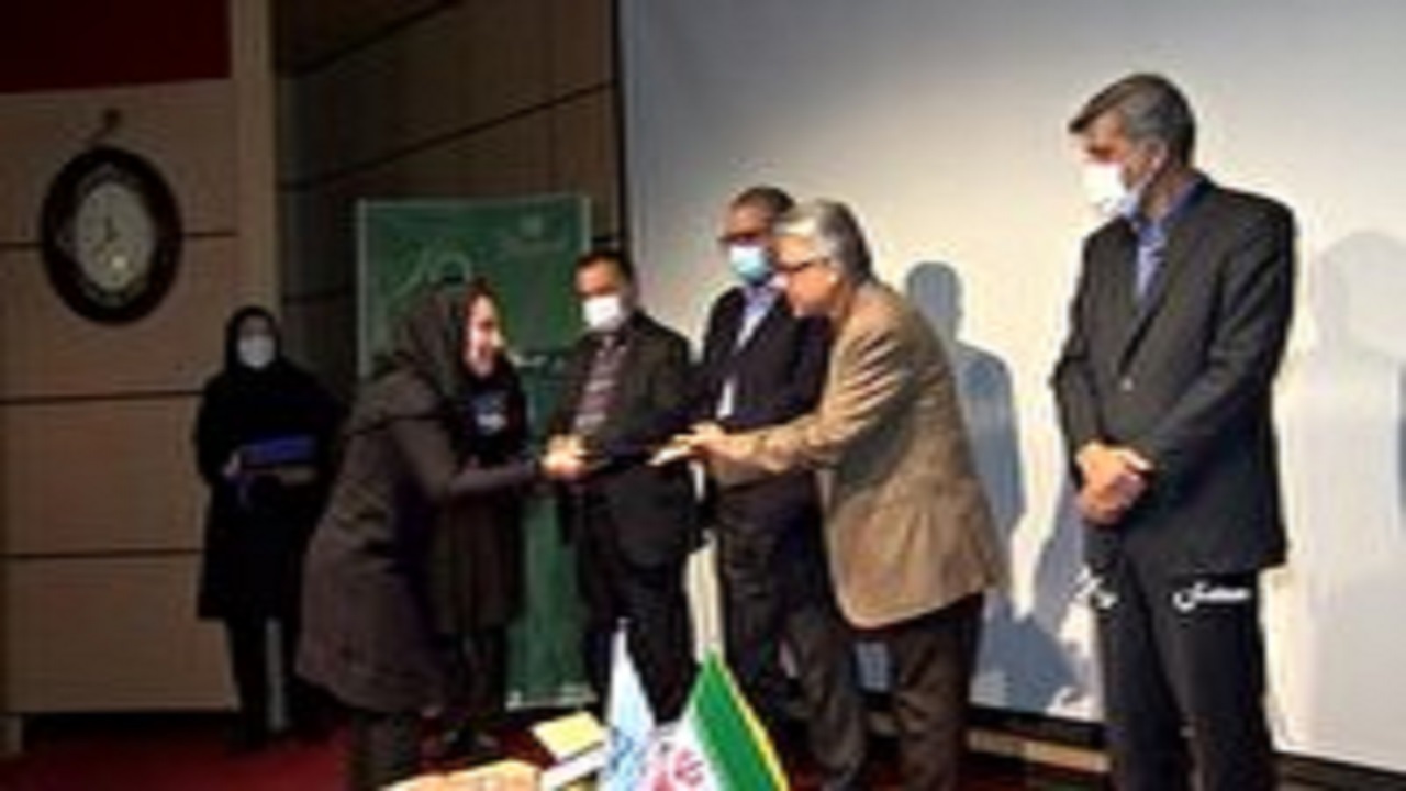 تجلیل از ماماهای نمونه در سمنان