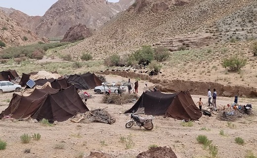 دور از هیاهوی شهر در کنار سیاه چادرهای عشایری + تصاویر