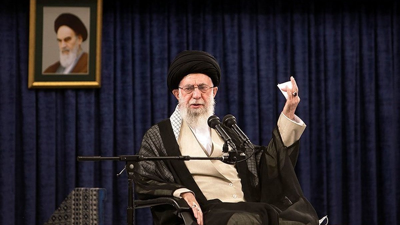 جلوی تهاجم به زبان فارسی را بگیریم + فیلم