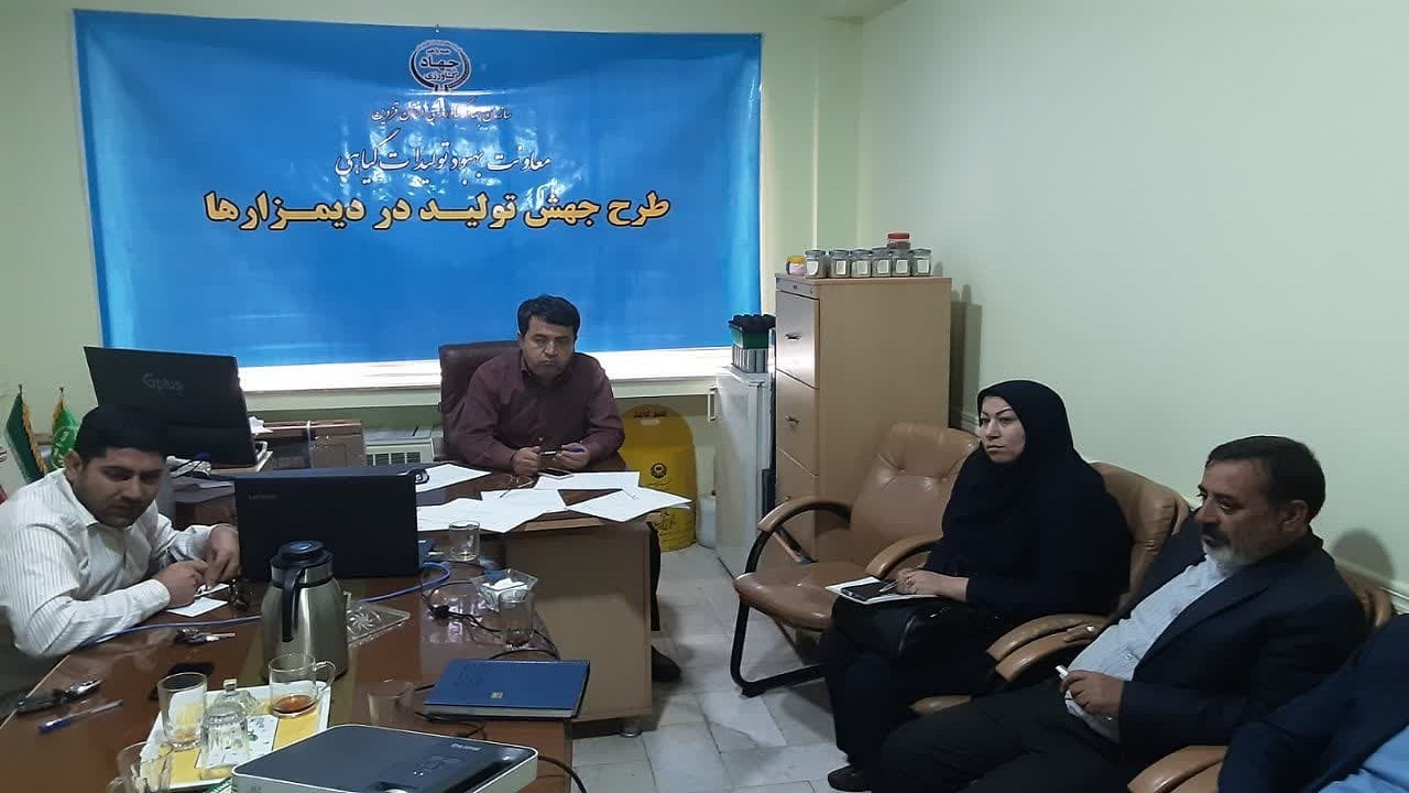 تحویل ۴۰ دستگاه ماشین آلات کشاورزی به بهره برداران استان قزوین 
