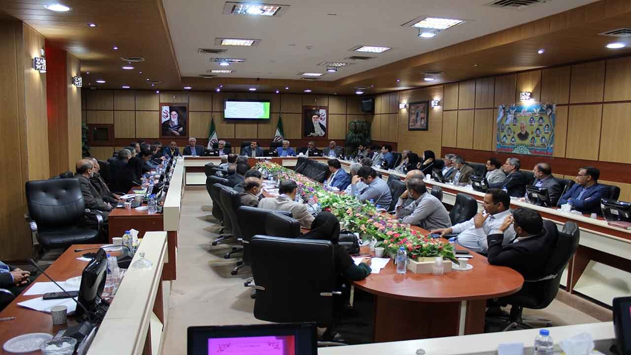 در حوزه صنایع تبدیلی، شرایط را برای سرمایه گذاران بخش خصوصی تسهیل می‌کنیم