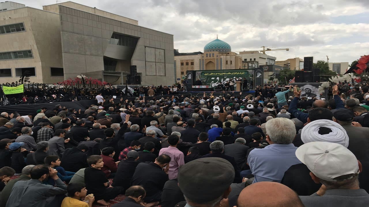 اجتماع بزرگ صادقیون در میدان شهدای مشهد