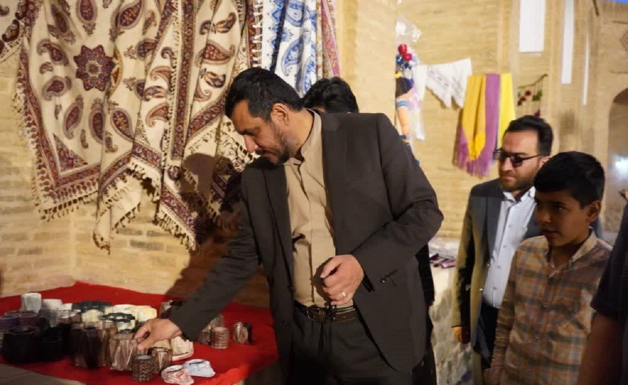 گشایش نمایشگاه و بازارچه مشاغل خانگی در کاروانسرای امین آباد شهرضا