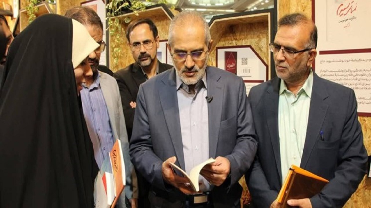 استقبال مردم از نمایشگاه کتاب نشات گرفته از فرهنگ غنی ایران زمین است