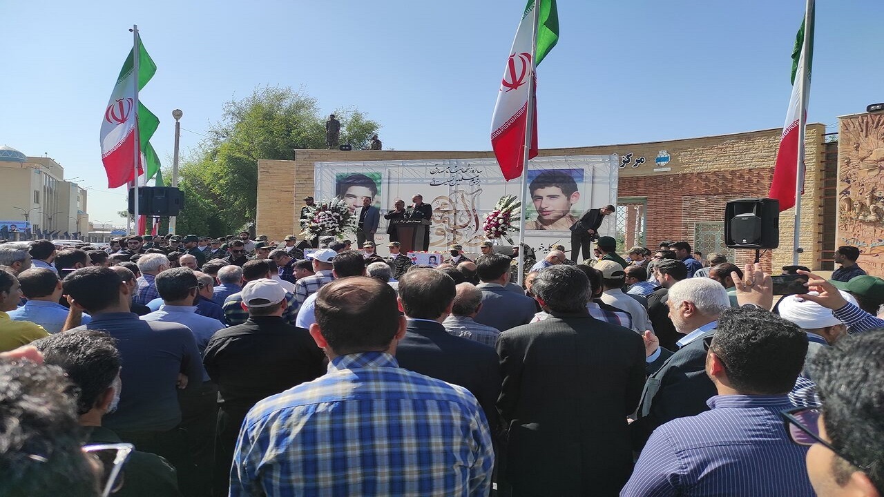 پیام شهدا ایستادگی و مقاومت در برابر توطئه دشمن در جنگ نرم و فرهنگی است
