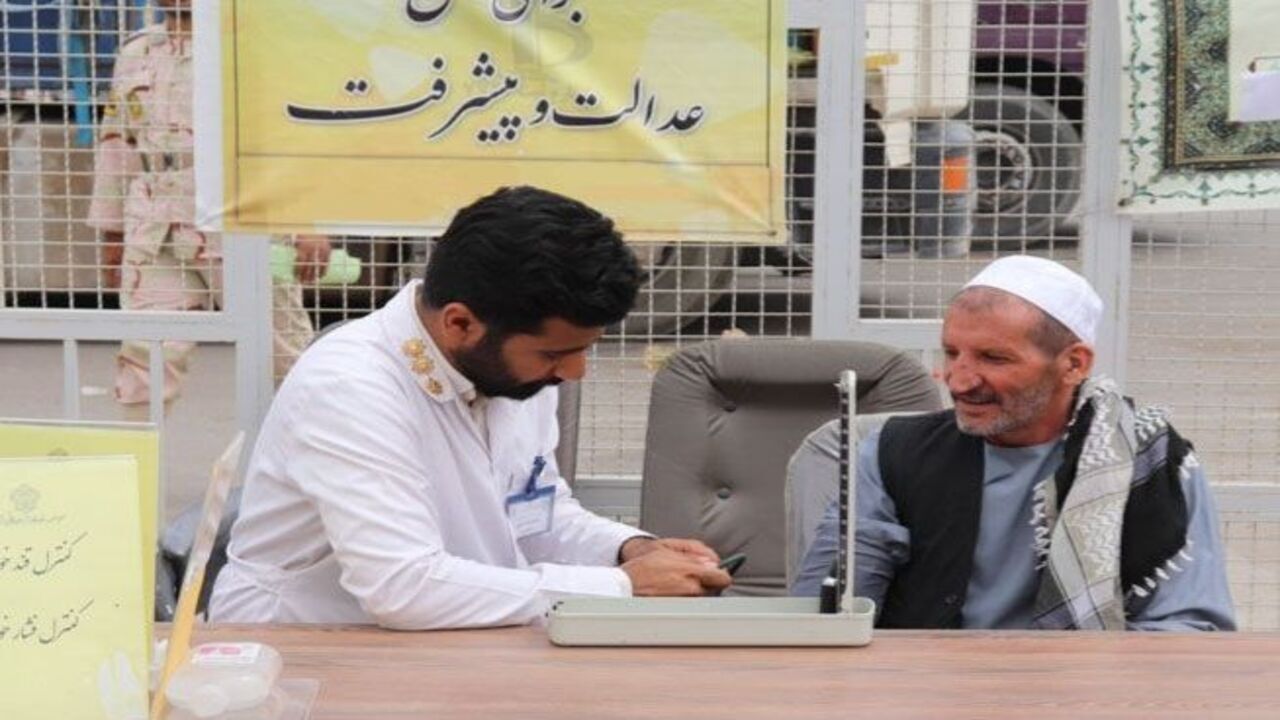 مرزنشینان تایبادی از خدمات پزشکی رایگان بهره‌مند شدند