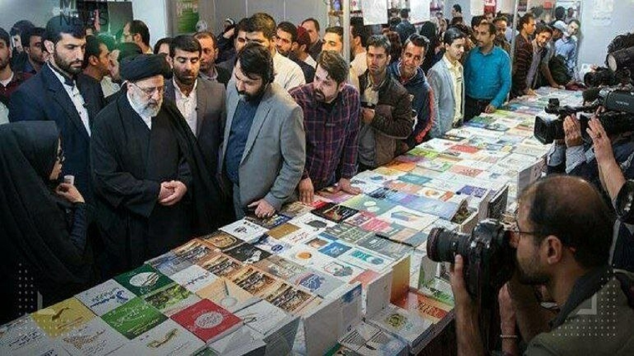 بازدید رئیس جمهور از نمایشگاه کتاب + فیلم