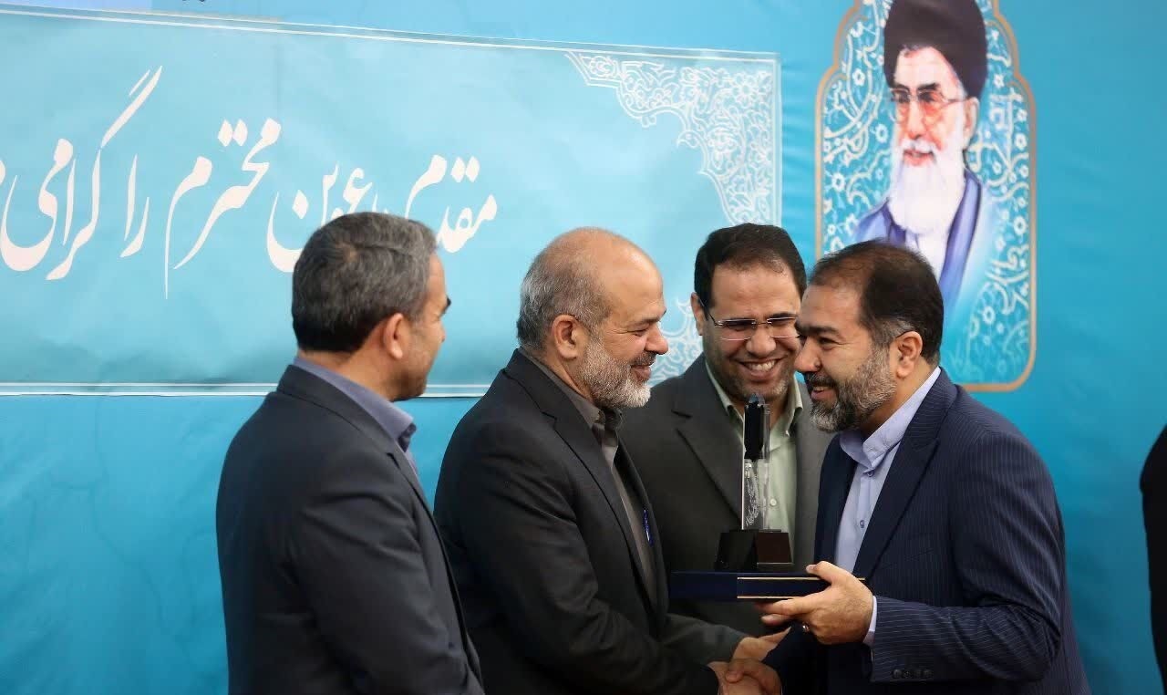 رییس شورای آموزش و پرورش اصفهان در میان برترین‌های کشور قرار گرفت