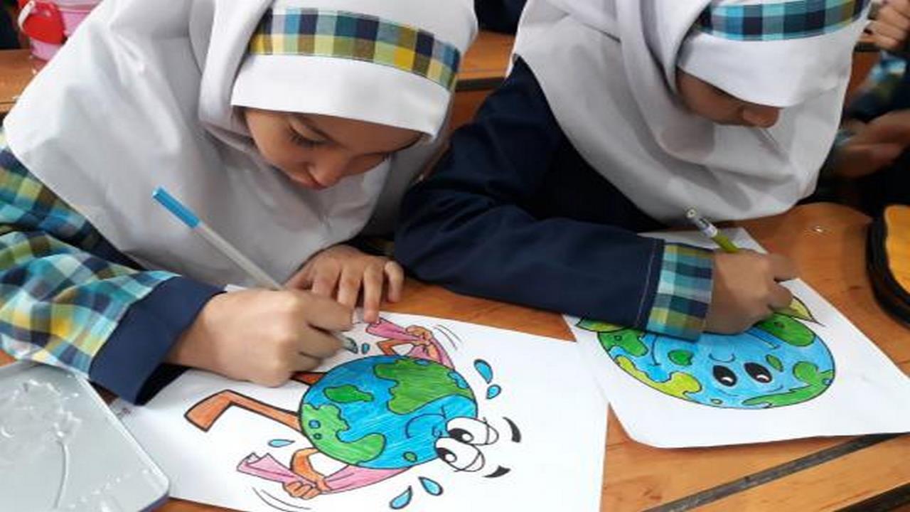 ۱۲ دانش آموز مقاطع مختلف استان رتبه برتر نقاشی هوای پاک را کسب کردند