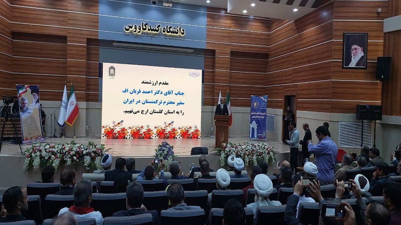 مختومقلی شاعر شهیر ایرانی در واقع پدر ادبیات معاصر ترکمن است