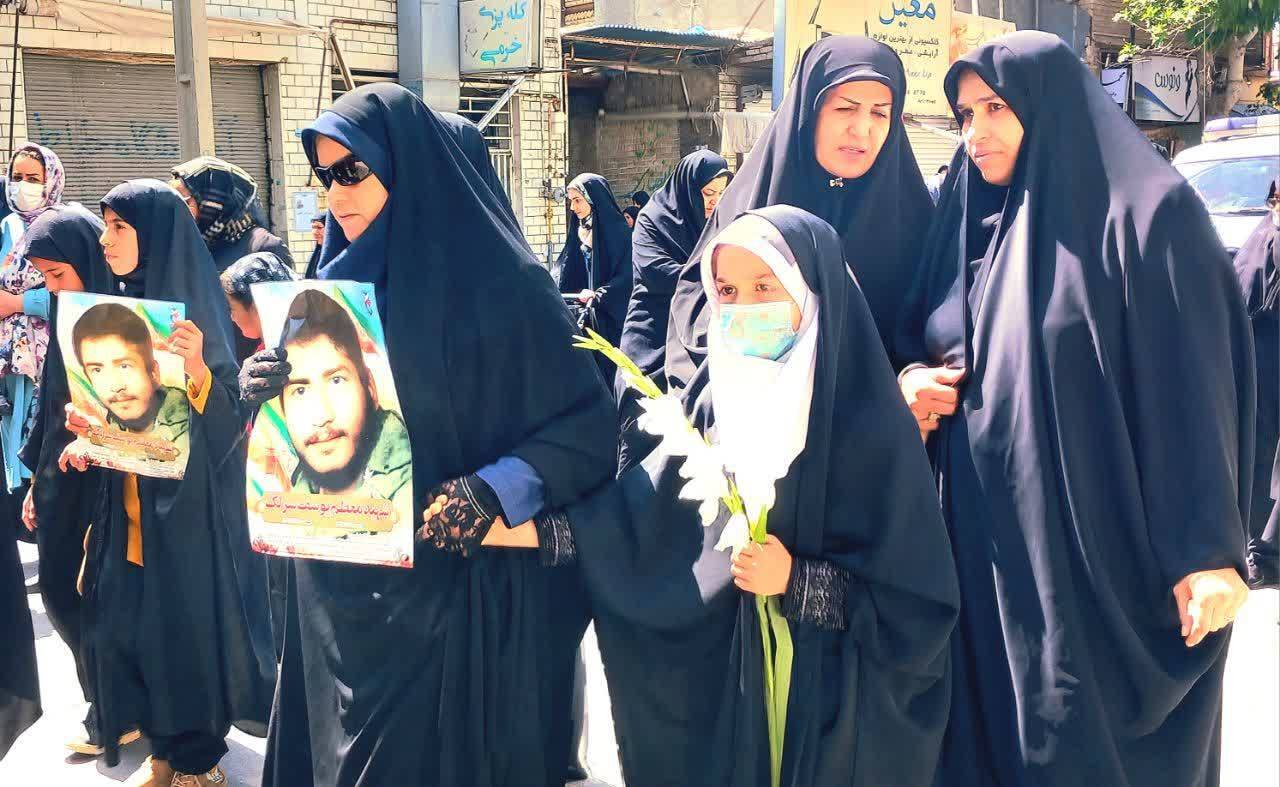 حضور دختران و زنان در مراسم تشییع