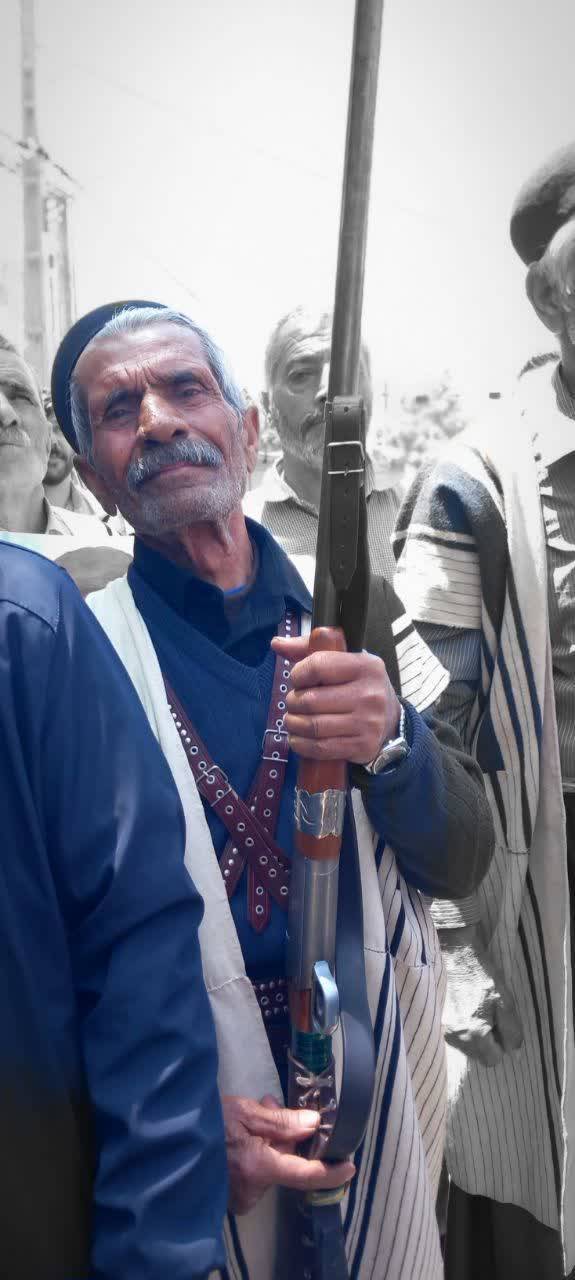 مردمان بختیاری در مراسم تشییع شهید سرلک