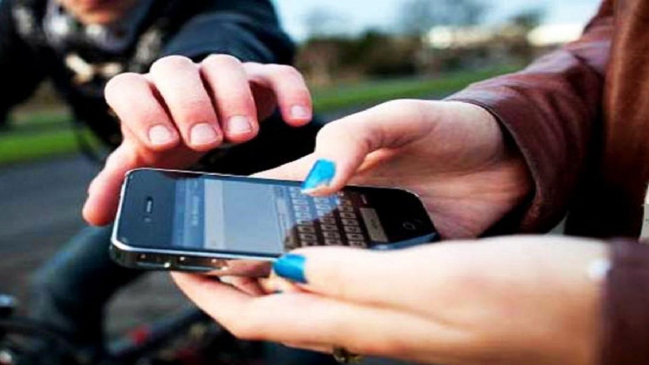 بازداشت سارقان تلفن همراه در یزد