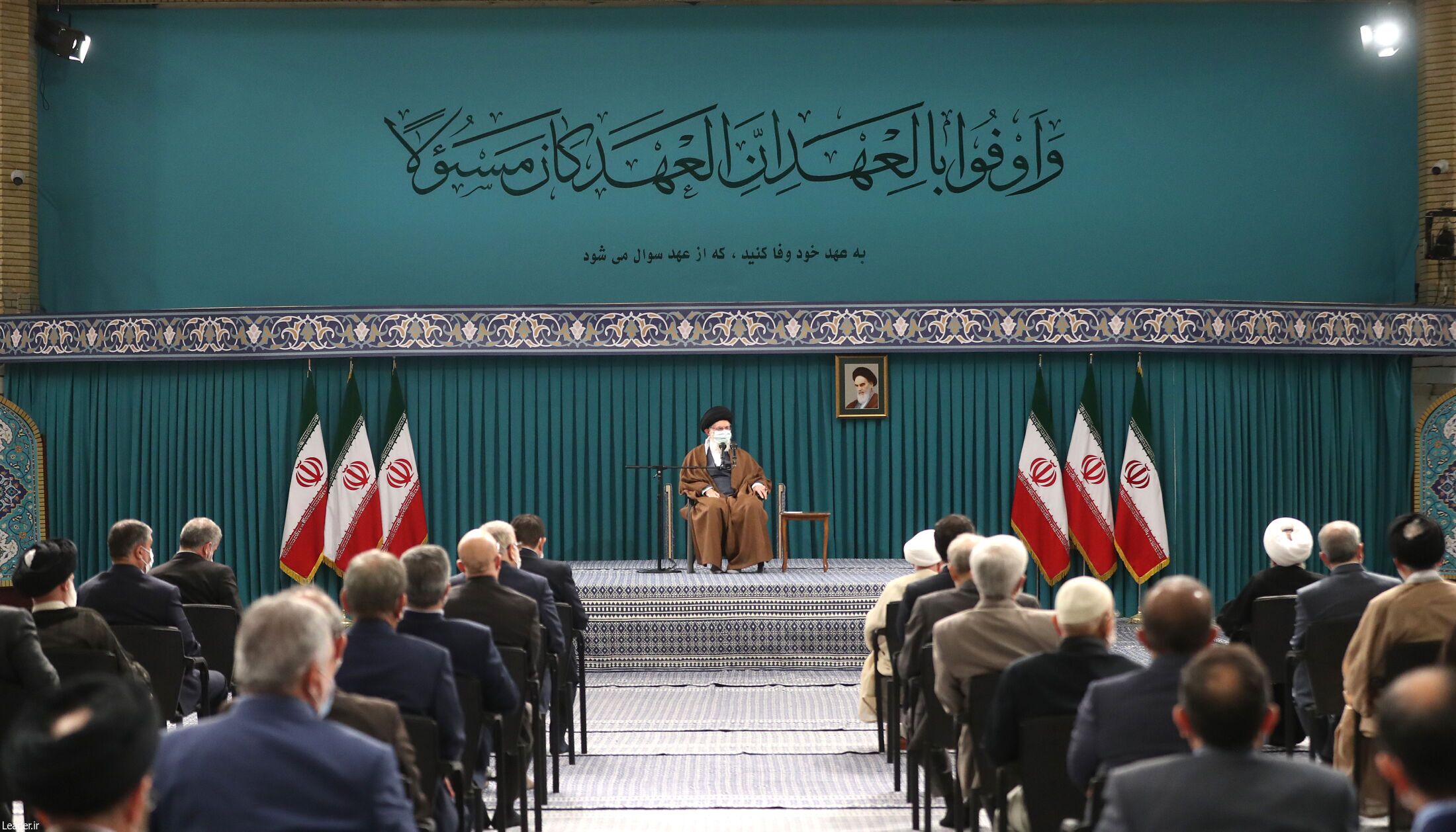 نگاهی به آنچه در دیدار مسئولان با رهبر انقلاب گذشت + فیلم