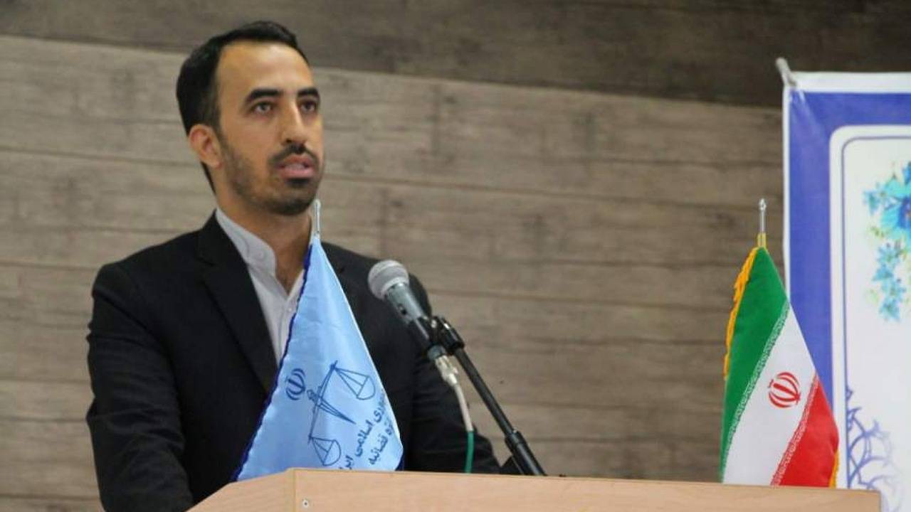 دستگیری متمردین و معترضین به ماموران فراجا در فهرج/ یکی از متهمان، قصد خلع سلاح ماموران را داشته است