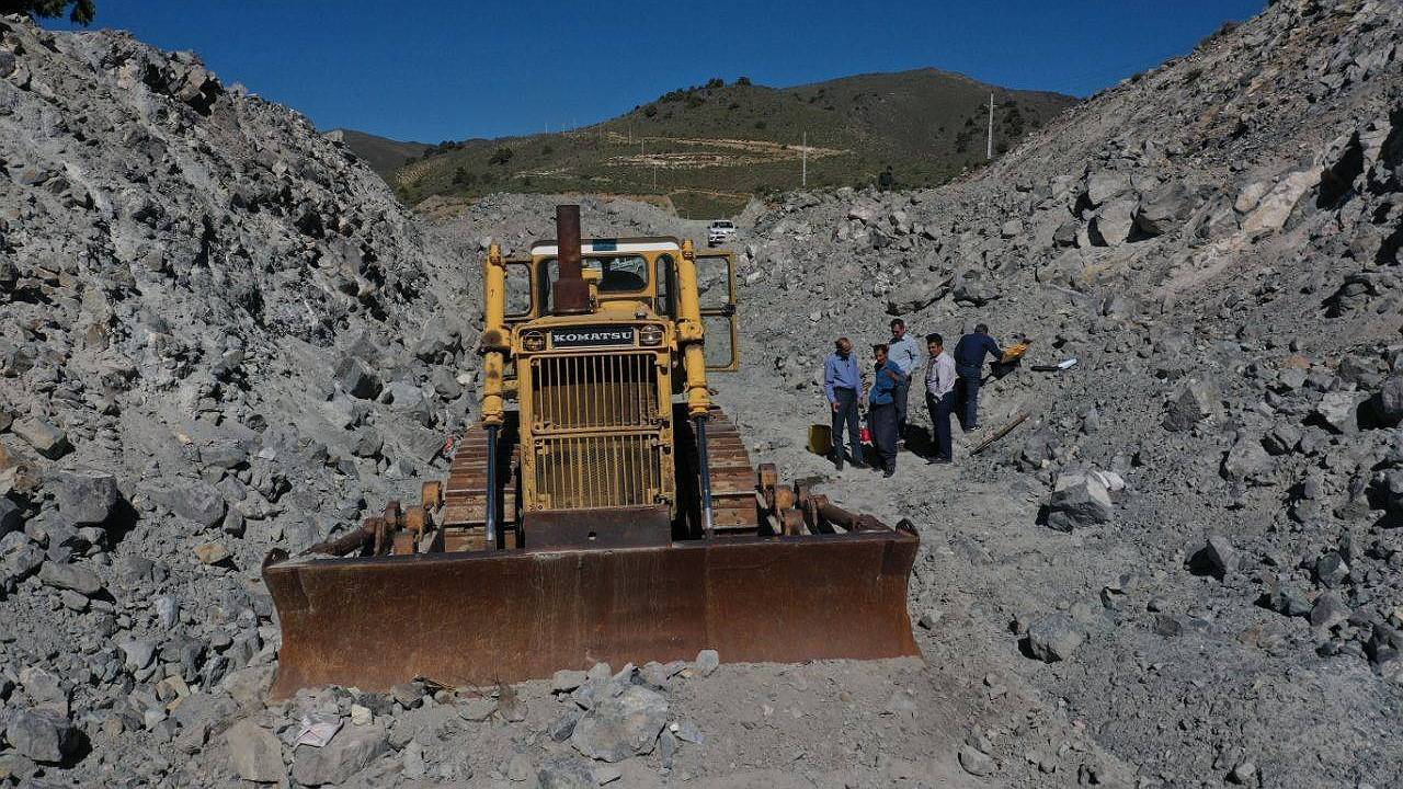 احداث و بازگشایی راه‌های روستایی در بخش ساردوئیه جیرفت