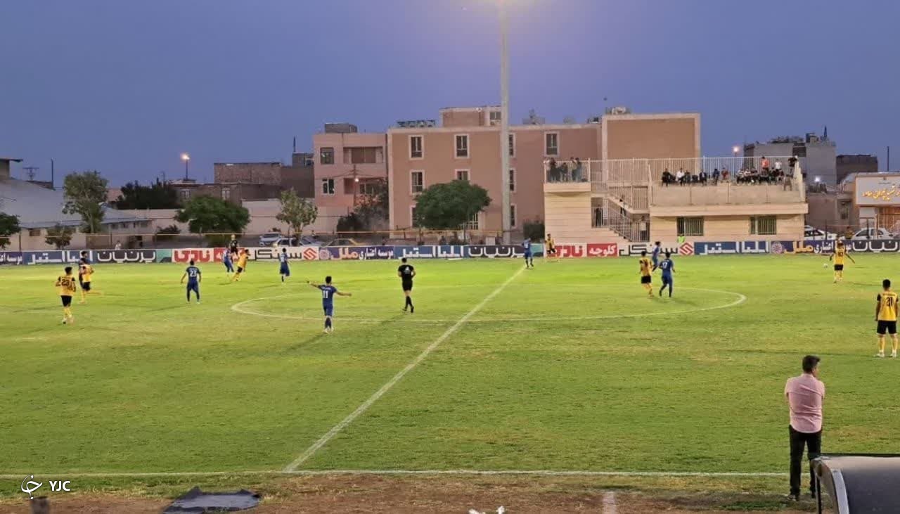 شکست خانگی خوشه طلایی 