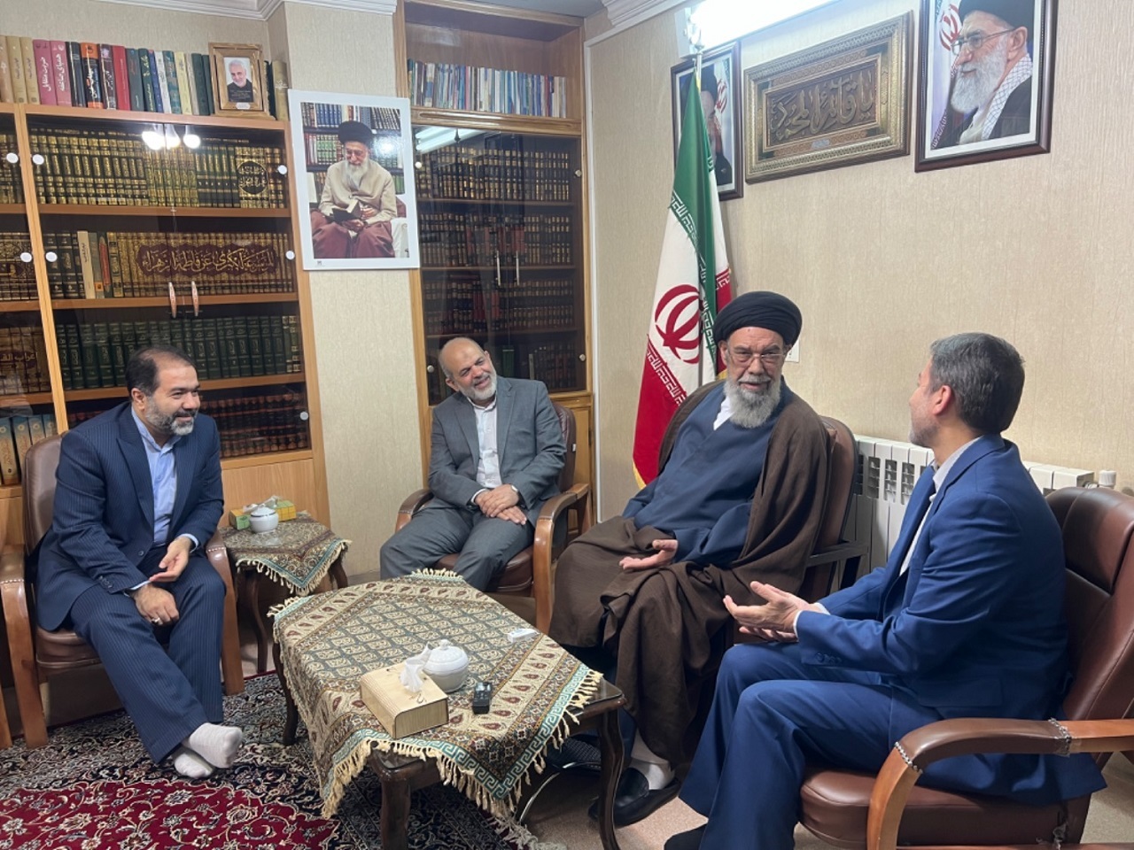 دیدار وزیر کشور با امام جمعه اصفهان