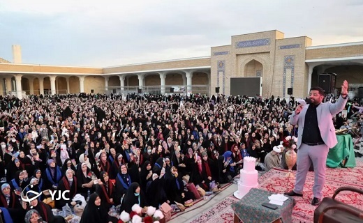 گردهمایی دختران دانشجو در حرم حضرت معصومه (س )