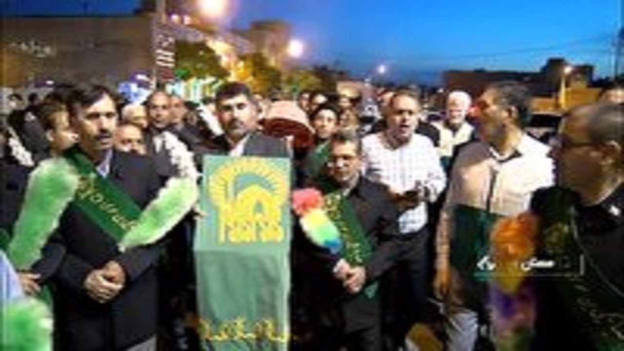 اهدای فرش آستان قدس رضوی به بارگاه مطهر امامزاده یحیی در سمنان