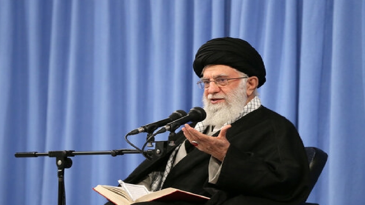 با رسیدن انسان به مقام «رضا» چه چیزی نصیب او می شود؟