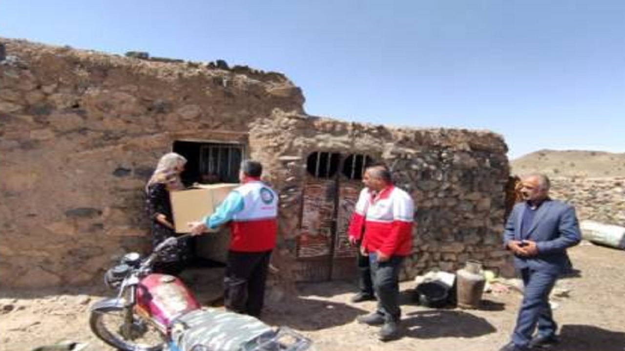 بهره مندی بیش از ۱۰۰۰ نفر از خدمات کاروان سلامت نذر آب گلستان در نهبندان