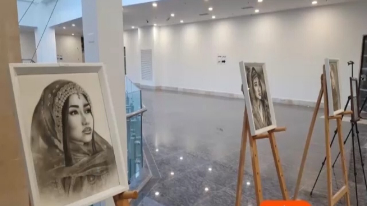 نمایشگاه نقاشی چهل اختر در مشهد آغاز به کار کرد + فیلم