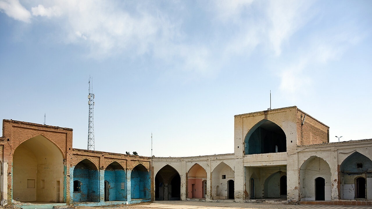 دادگستری پیگیر مطالبه مردم برای تحویل کاروانسرای شاه عباسی سمنان