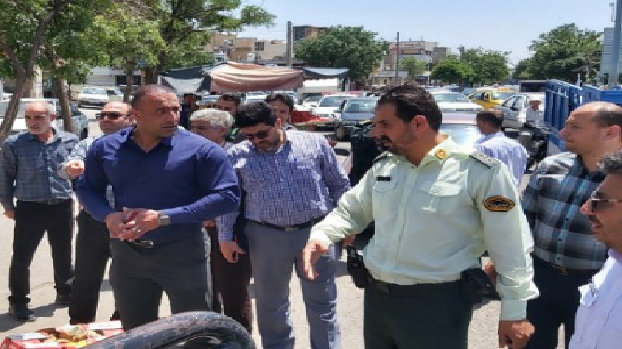 صدور اخطار برای اصناف سد معبر کننده در منطقه چهار قزوین