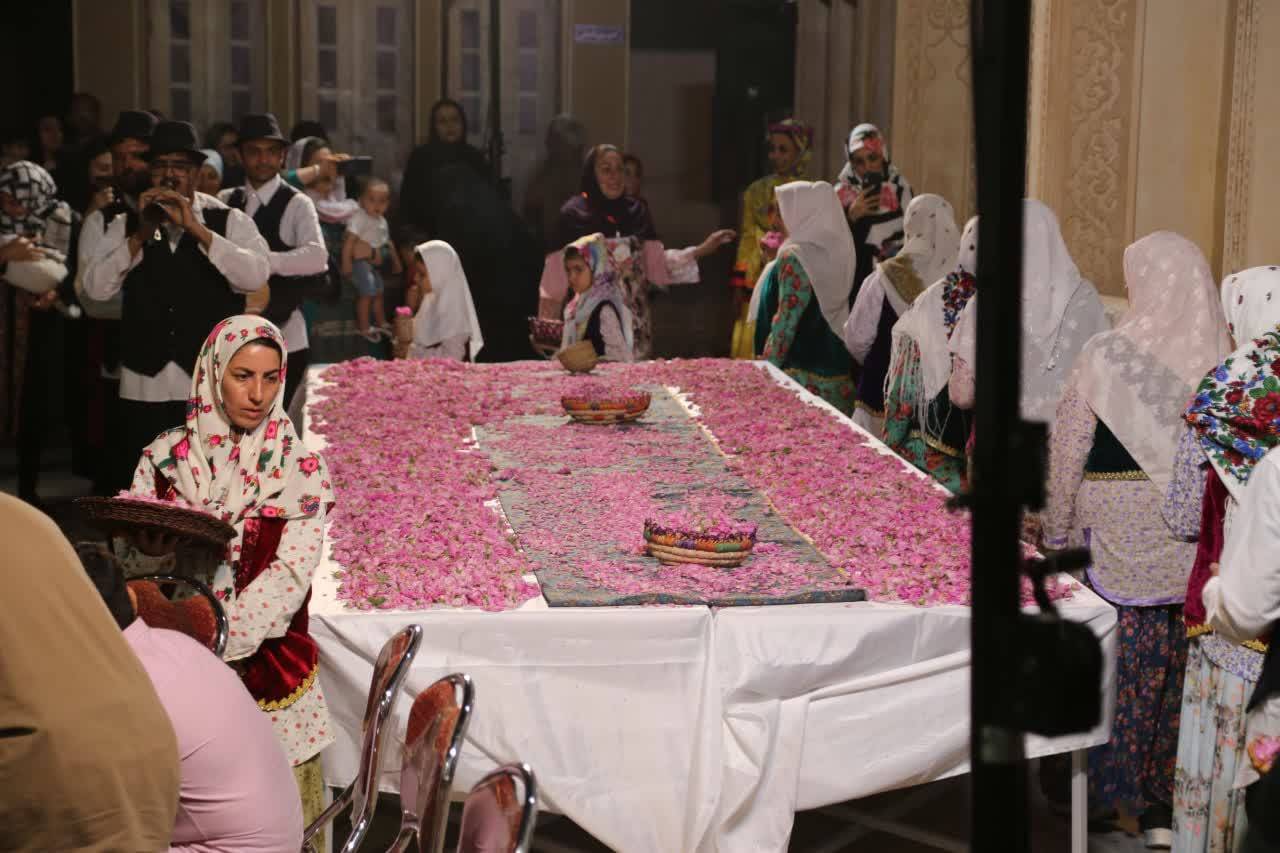 مراسم گل علطان نوزادان