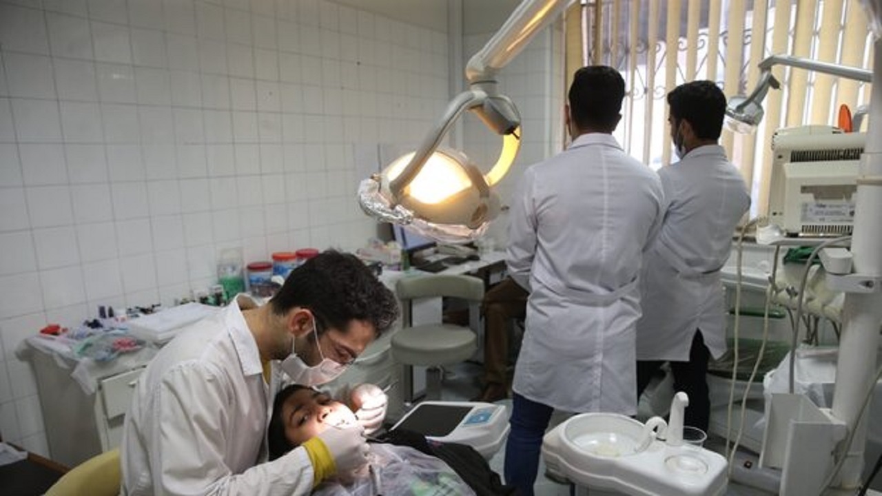ارائه خدمات دندانپزشکی در اردوی جهادی درمانی بابل + تصویر