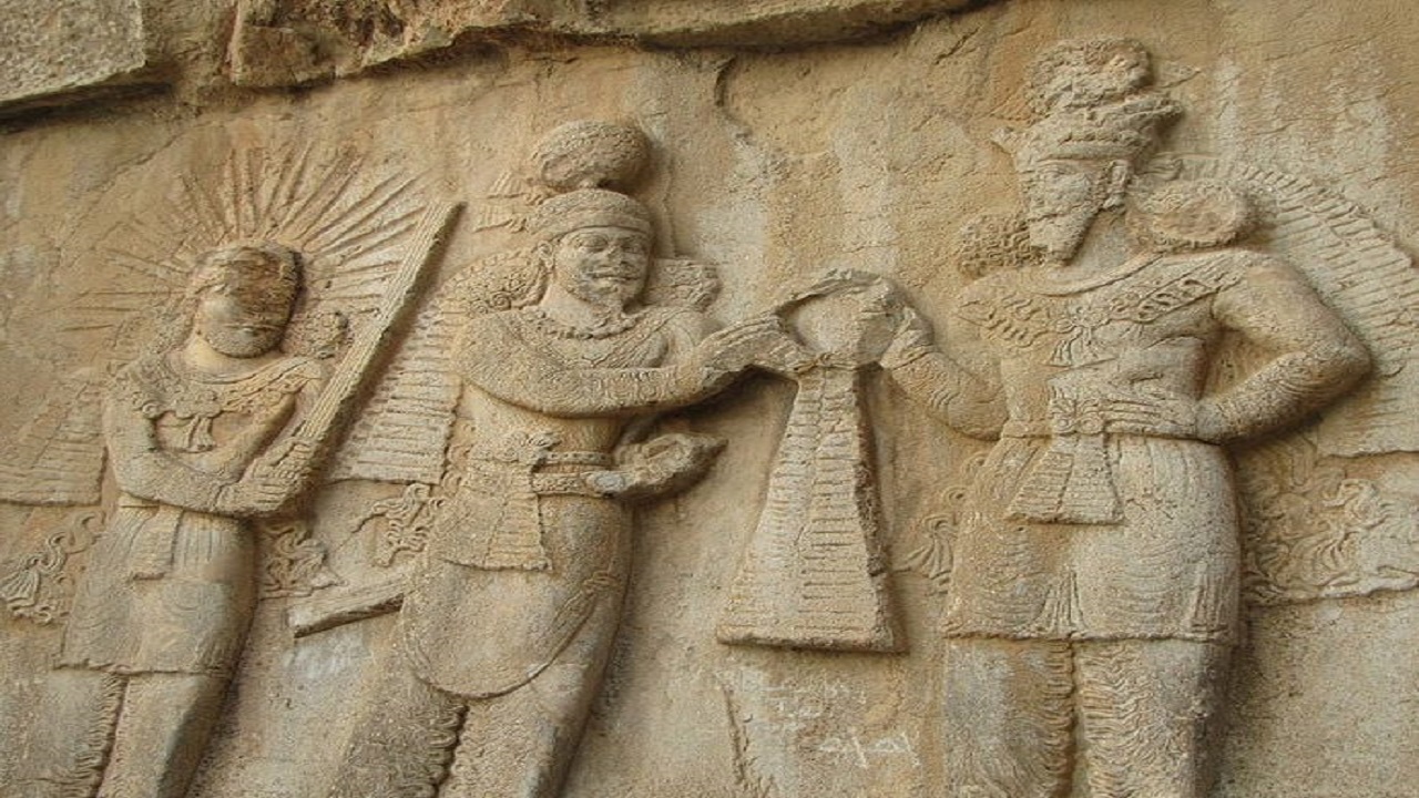 دروازه‌هایی که به هزاره‌های گذشته باز شد