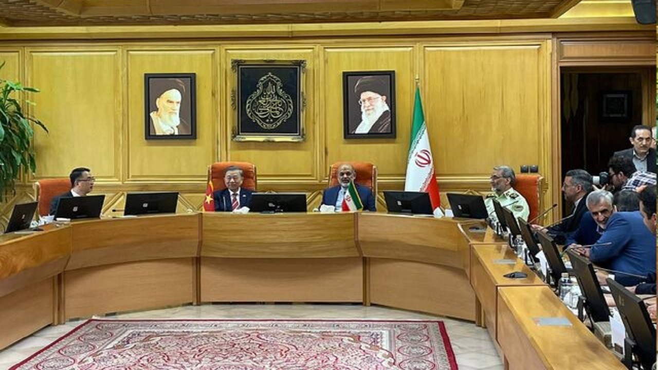 دیدار «وحیدی» با وزیر امنیت عمومی ویتنام