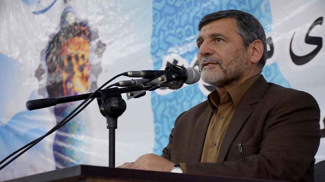 تولید آثار فاخر فرهنگی با نگاه هنری و فقیهانه همراه شود