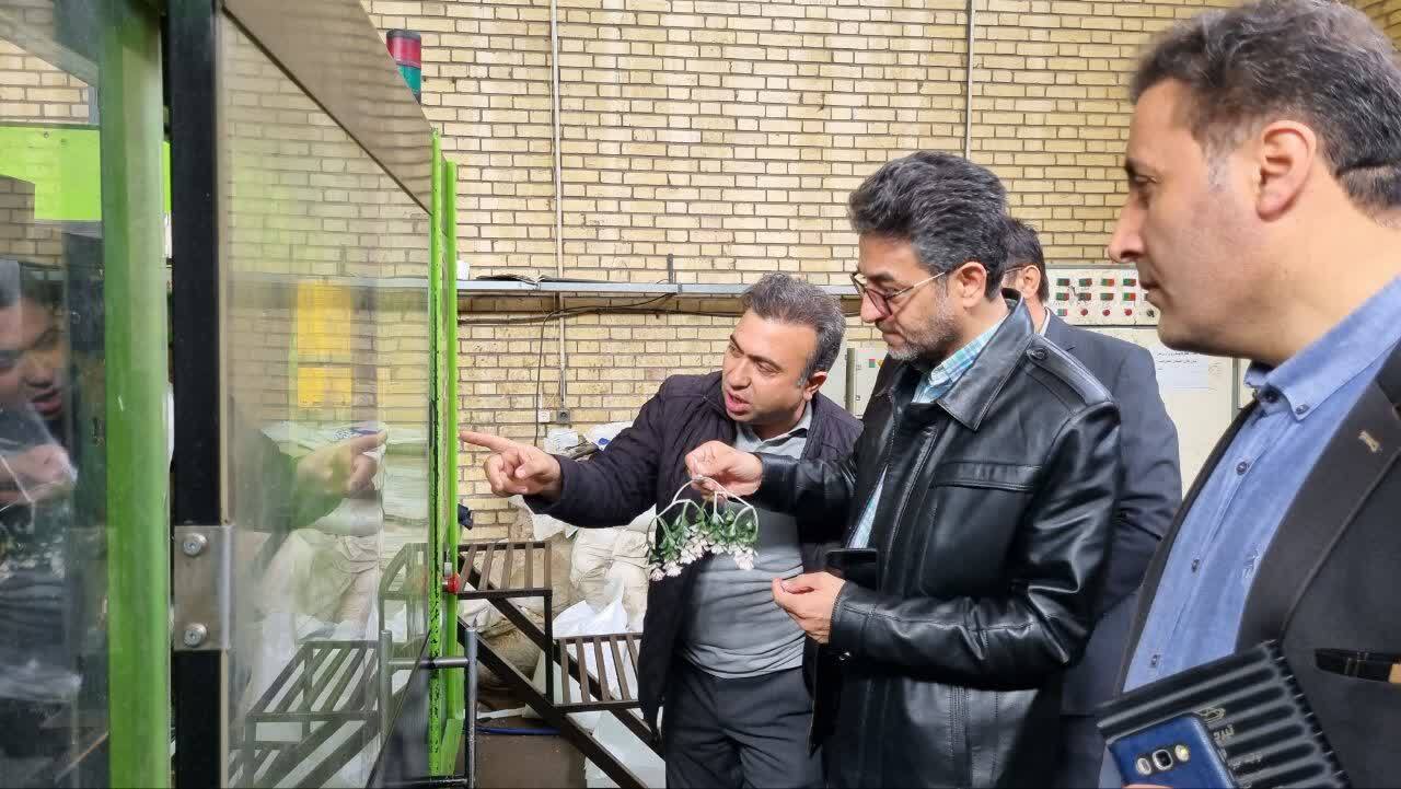 مشکلات سرمایه گذاران در محل واحد‌های تولیدی و صنعتی اردبیل حل می‌شود