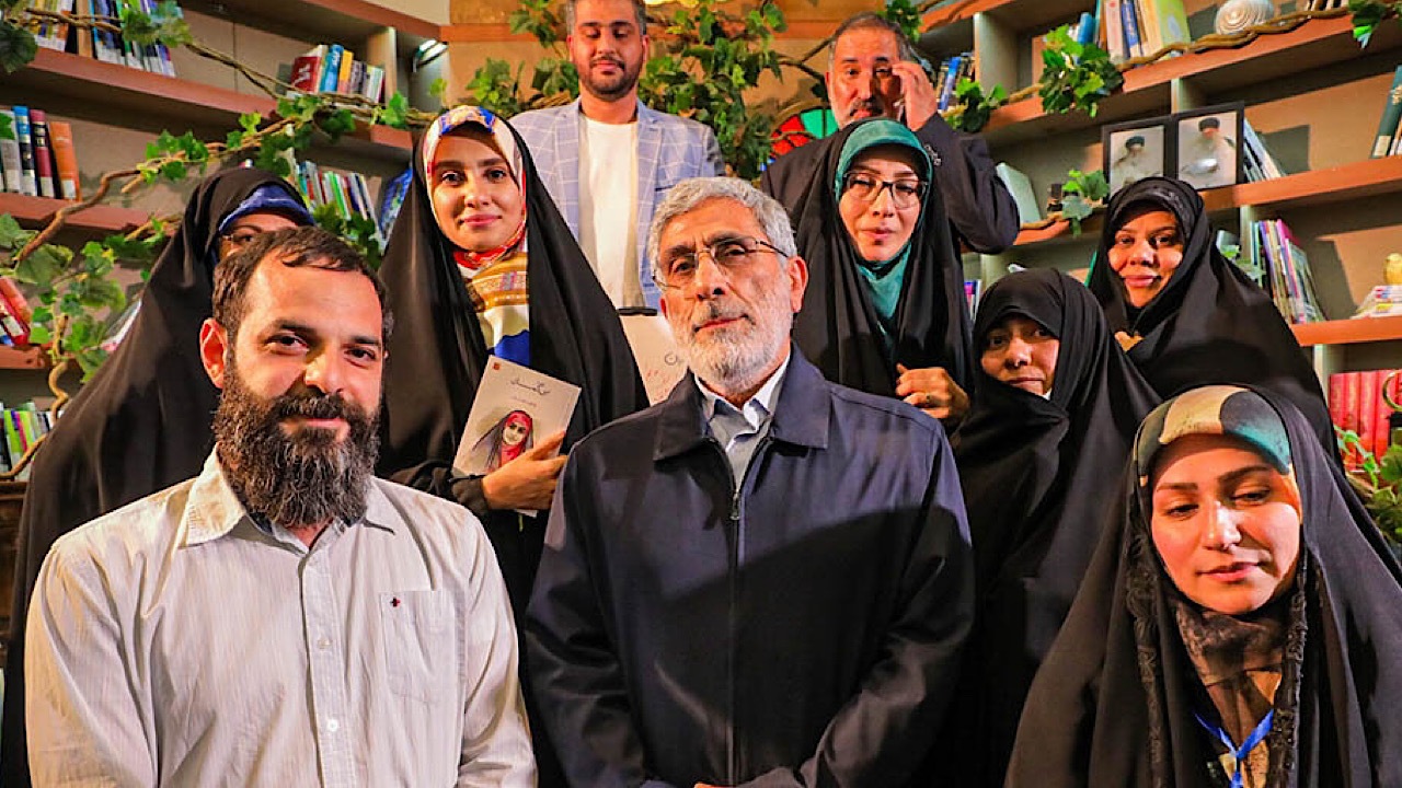راه و رسم حاج قاسم در رونمایی از «بی‌گمان»