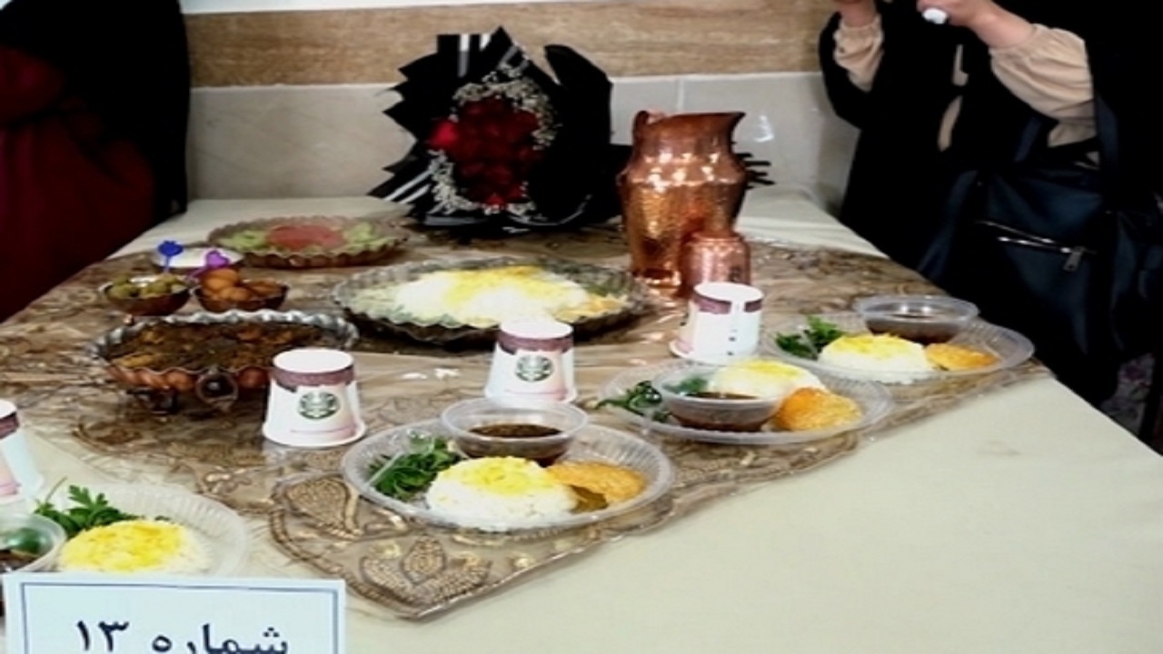 جشنواره‌ای دخترانه با چاشنی طبخ آبزیان در قم