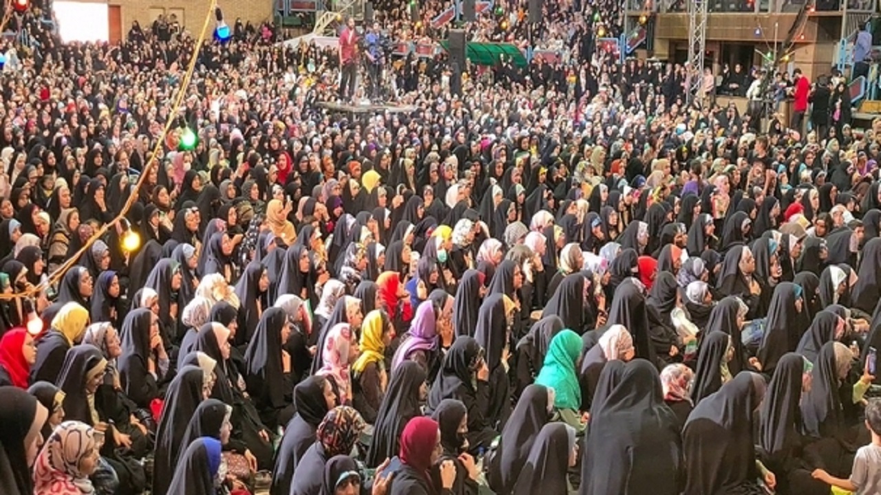 جشن بزرگ دختران در قم برگزار شد