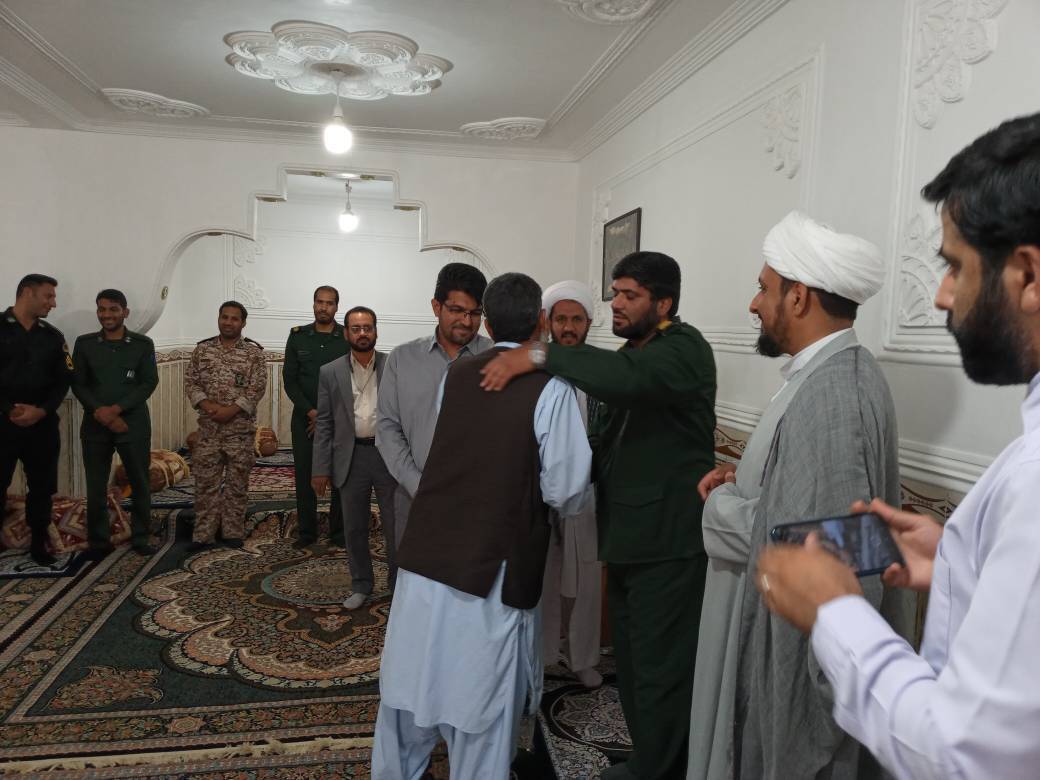 دیدار مسئولان شهرستان فهرج با سران طوایف و عشایر