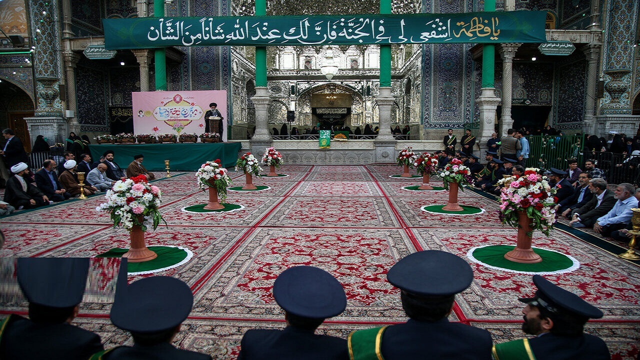 قم در روز میلاد بانوی کرامت غرق در نور و شادمانی است