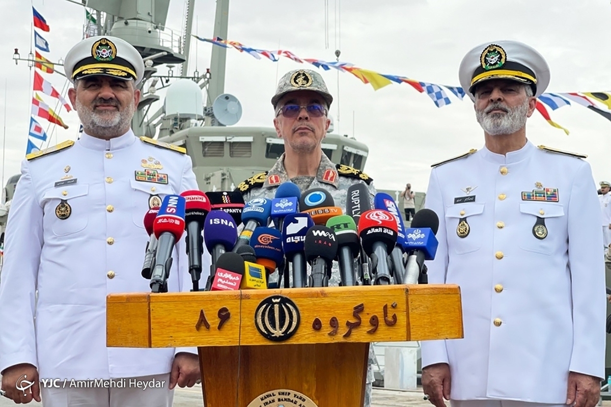 بازدید جمعی از هنرمندان و اصحاب رسانه از کارخانه صبا فولاد خلیج فارس در بندر عباس