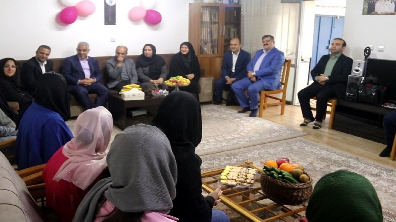 دیدار استاندار با دختران خانه کودک و نوجوان رشت