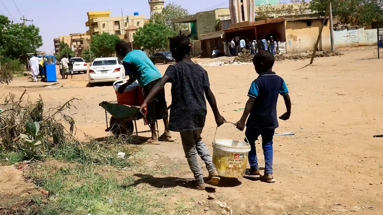 خروج شهروندان کشورهای مختلف از سودان