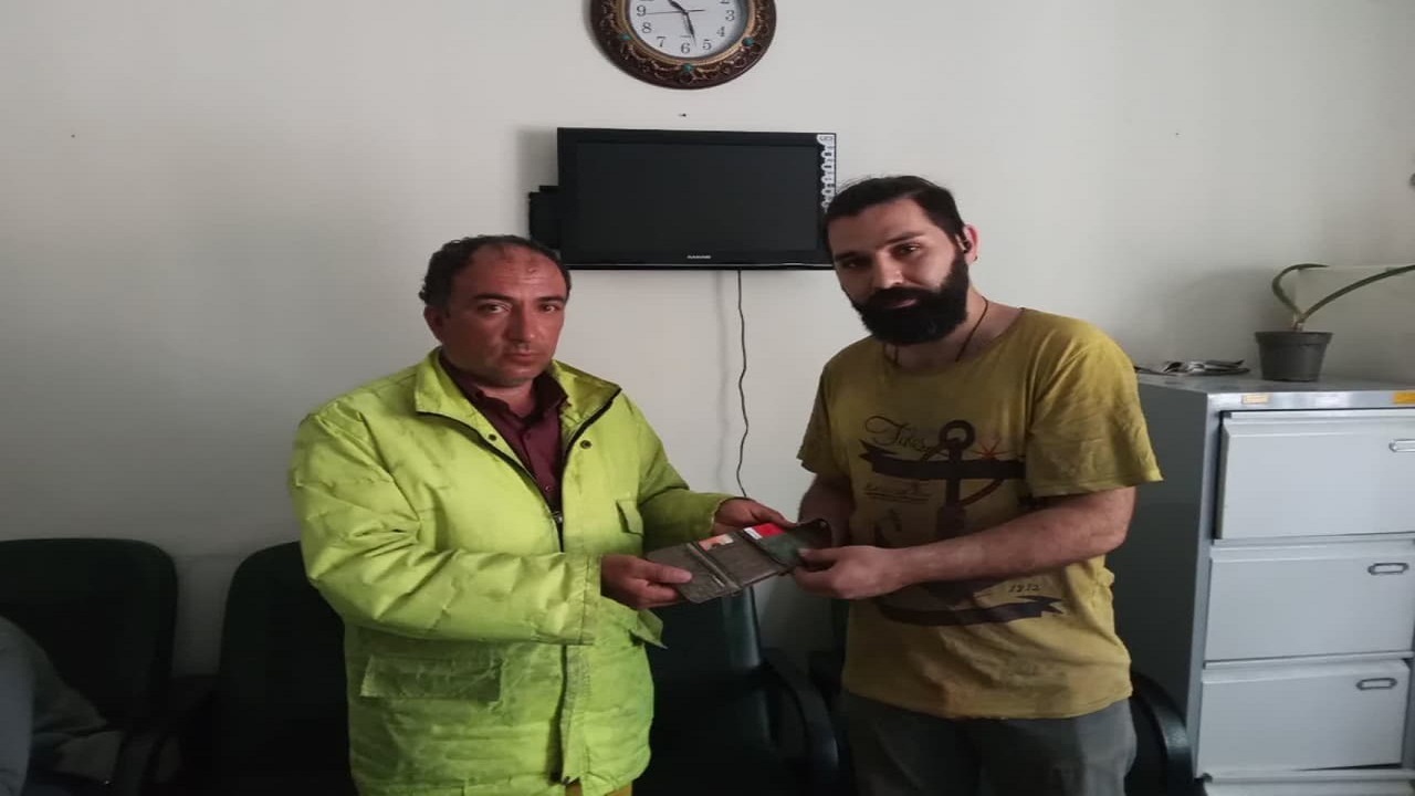 پاکبانِ پاکدست خویی ، ۲۶۰ میلیون ریال را به صاحب خود برگرداند