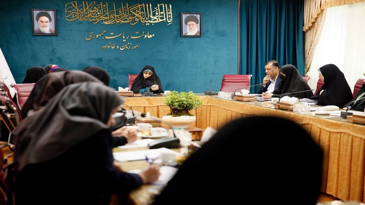 تاکید خزعلی بر تشکیل کارگروه ویژه بررسی اشتغال زنان