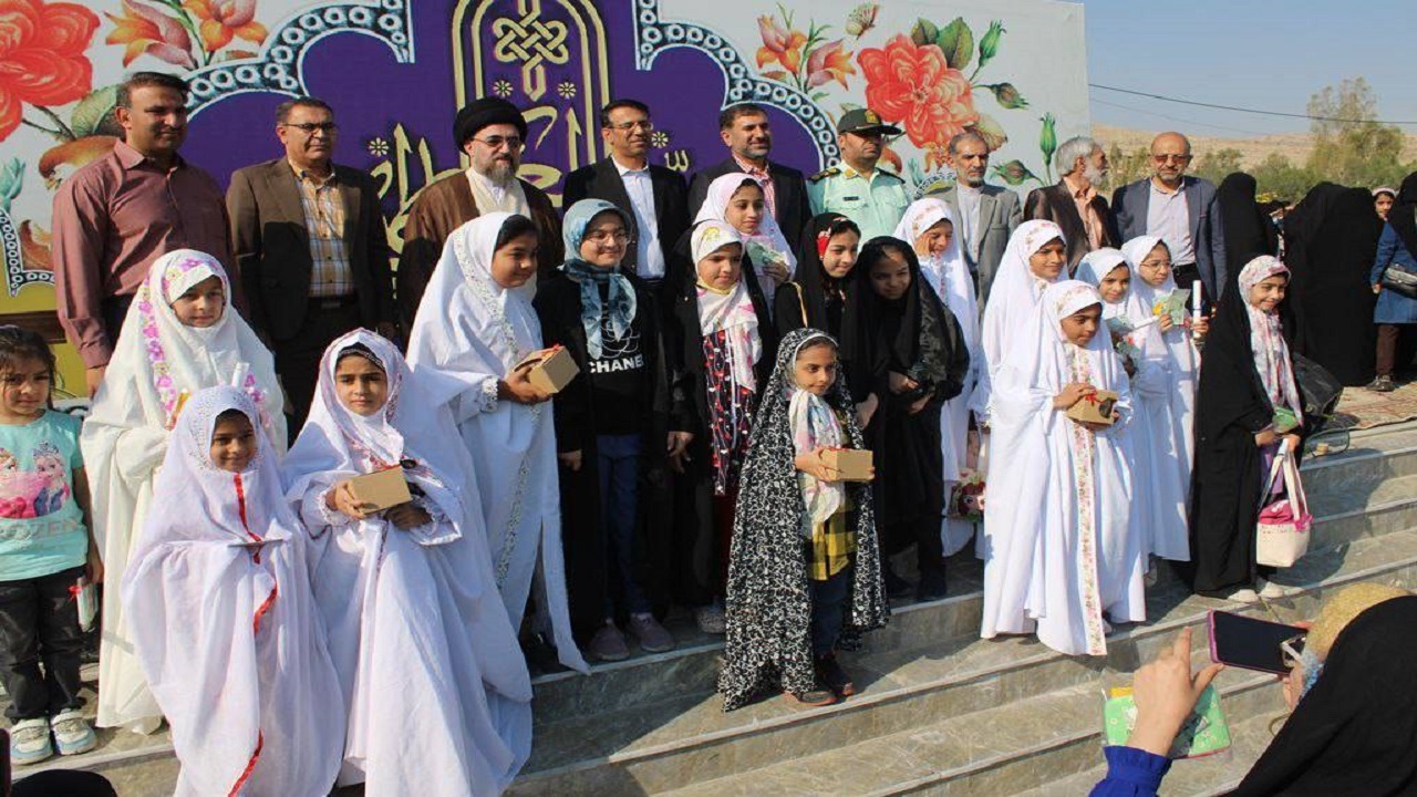 مراسم تجلیل از ۱۲۰ روزه اولی در لارستان + تصاویر