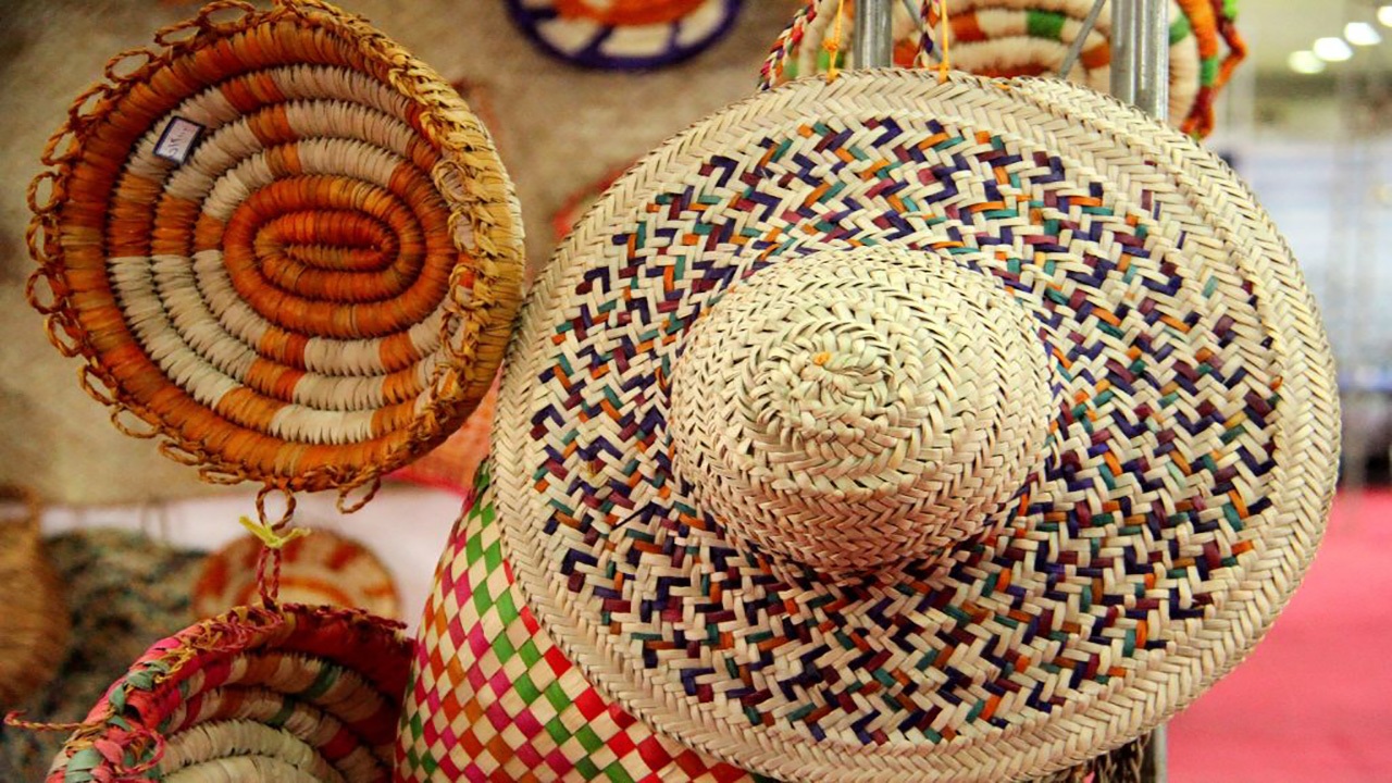 برگزاری دوره آموزشی آشنایی با آثار صنایع‌دستی و فرهنگ استفاده از آن در بندرعباس 